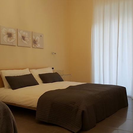 Guest House I Punici Каляри Екстериор снимка